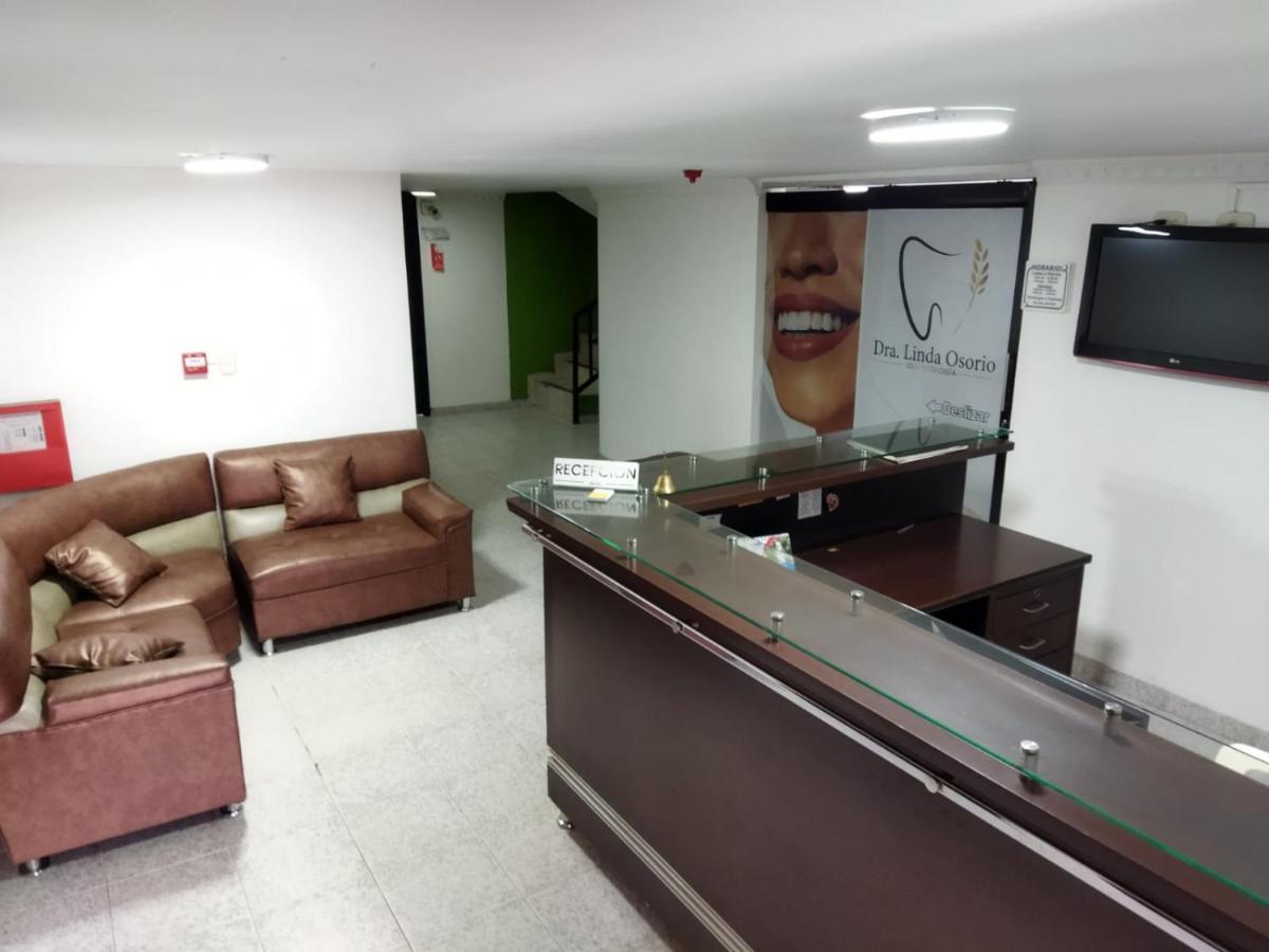 El Portal De Valencia Hotel La Plata Bagian luar foto