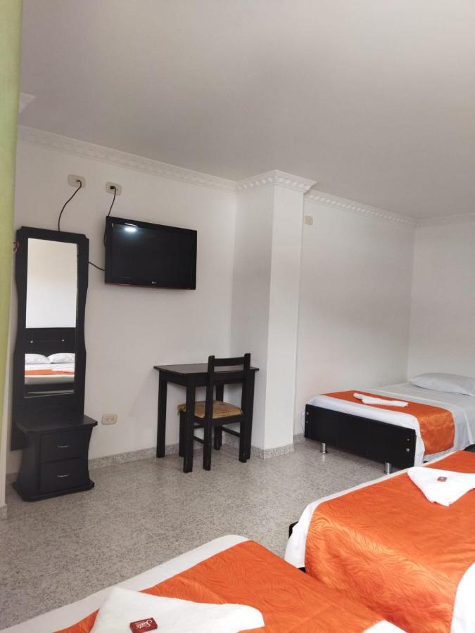 El Portal De Valencia Hotel La Plata Bagian luar foto