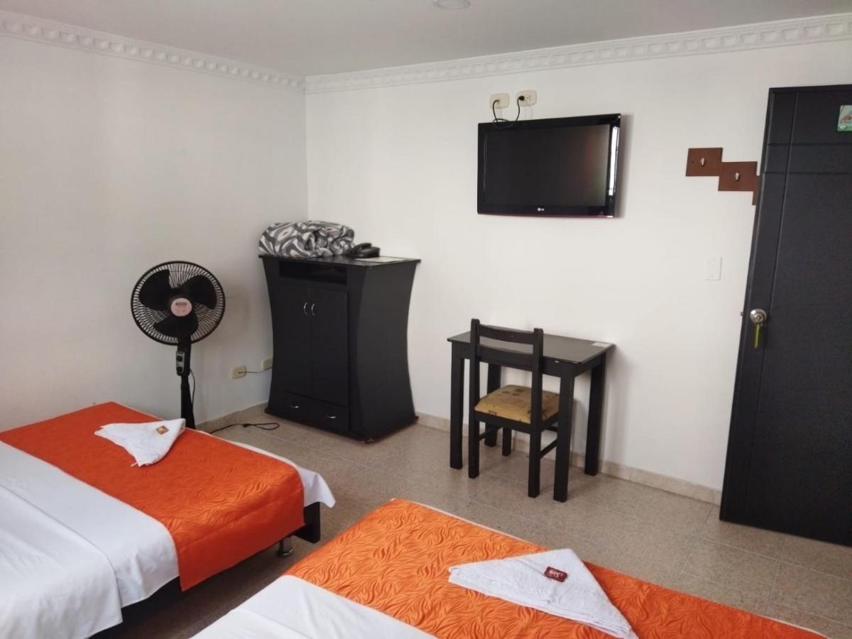 El Portal De Valencia Hotel La Plata Bagian luar foto